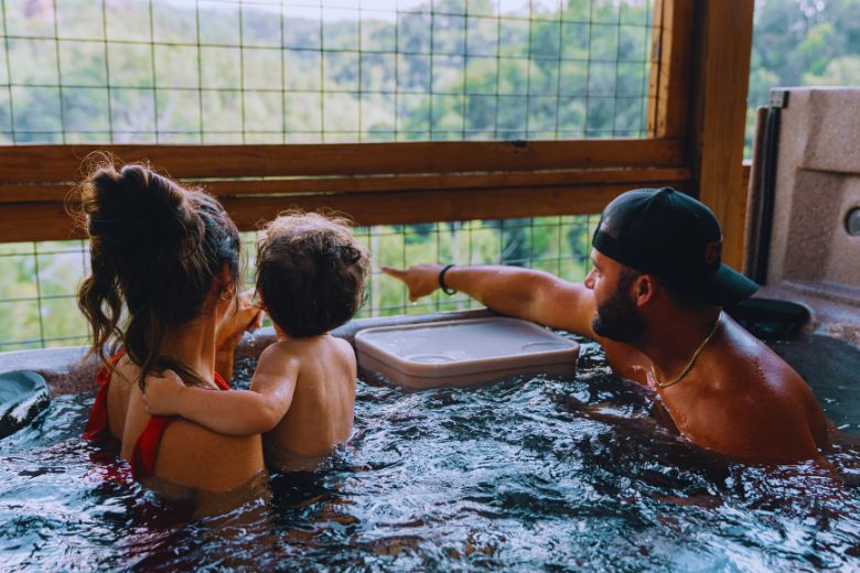 5 Things First-Time Visitors to Pigeon Forge Should Know Before Booking a Cabin